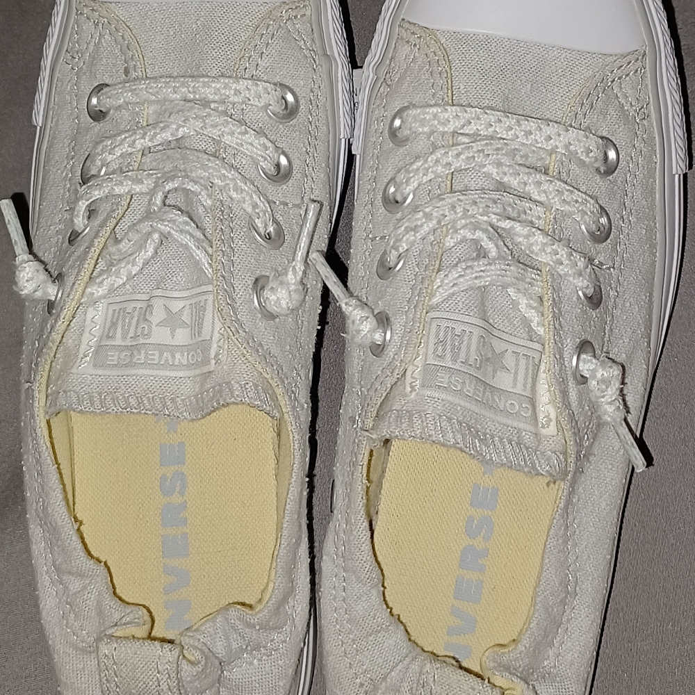 Converse women's shoes size 8 brand new without box!!!